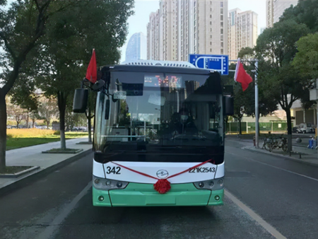 “小塊頭，大能量” 武漢街頭上新“漢產(chǎn)”純電動公交車(圖1)